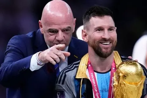 هداف المونديال التاريخي.. إنفانتينو يثني على ميسي بعد هاتريك مباراة الجزائر